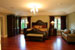 Kirie-bedroom_tb